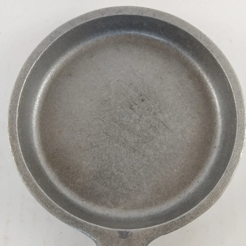 Vintage Heavy Cast ALUMINUM Skillet, 5
